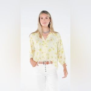 CABI Go-To Blouse Yellow Floral Size Small